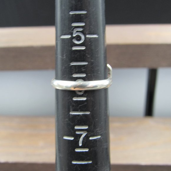 Size 6 Sterling Silver Abstract Design Black Stone Band Ring Vintage - Picture 6 of 8